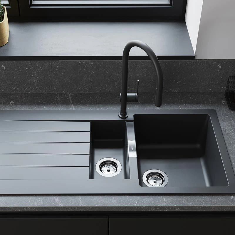 Hansgrohe Talis M54 Single Lever Kitchen Mixer 210, Pull-Out Spout, 1jet, SBox - Matt Black - 72803670 3 Hansgrohe Talis M54 Single Lever Kitchen Mixer 210, Pull-Out Spout, 1jet, SBox - Matt Black - 72803670 - Image 3