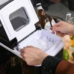 HOMCOM 12kg Portable Countertop Ice Maker Machine - Black - 800-063V70 15 HOMCOM 12kg Portable Countertop Ice Maker Machine - Black - 800-063V70 -Home Kitchen homcom 800 063v70 lifestyle1