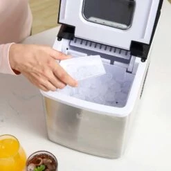 HOMCOM 12kg Portable Countertop Ice Maker Machine - Stainless Steel & Black - 800-075V70 -Home Kitchen homcom 800075v70 inner view