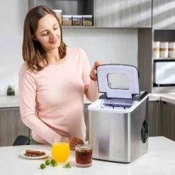 HOMCOM 12kg Portable Countertop Ice Maker Machine - Stainless Steel & Black - 800-075V70 -Home Kitchen homcom 800075v70 lifestyle 2