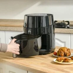 HOMCOM 1500W 4.5 Litre Air Fryer With Digital Display - Black - 800-124V70 -Home Kitchen homcom 800124v70 lifestyle1