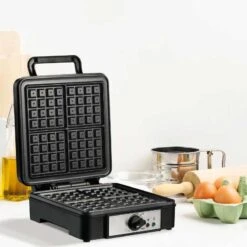 HOMCOM 1200W 4 Slice Waffle Maker - Black - 800-135V70